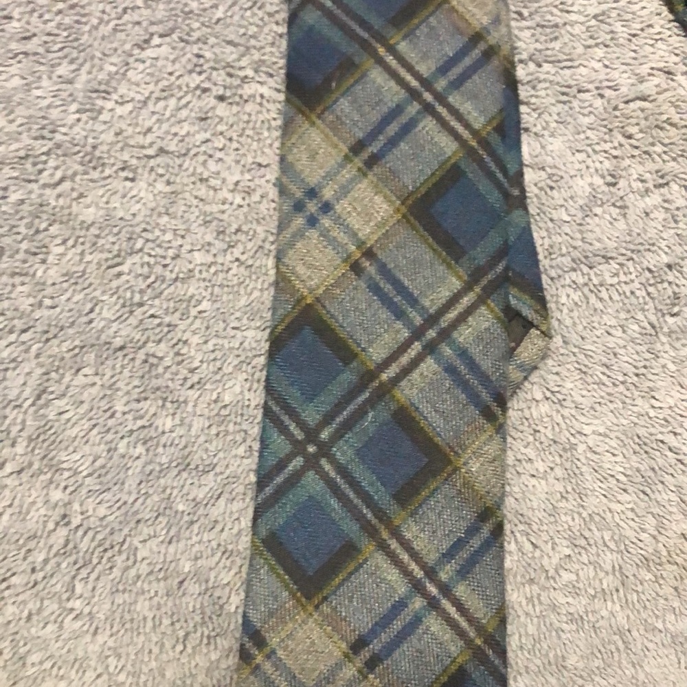 Tie - Picture 4 of 4